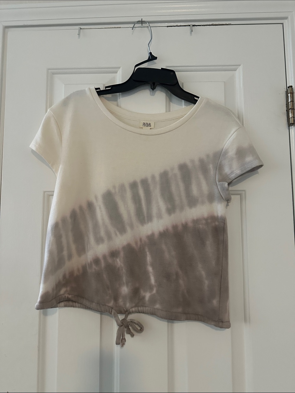 a.n.a White and Taupe Tie-Dye Drawstring Short Sleeve Top